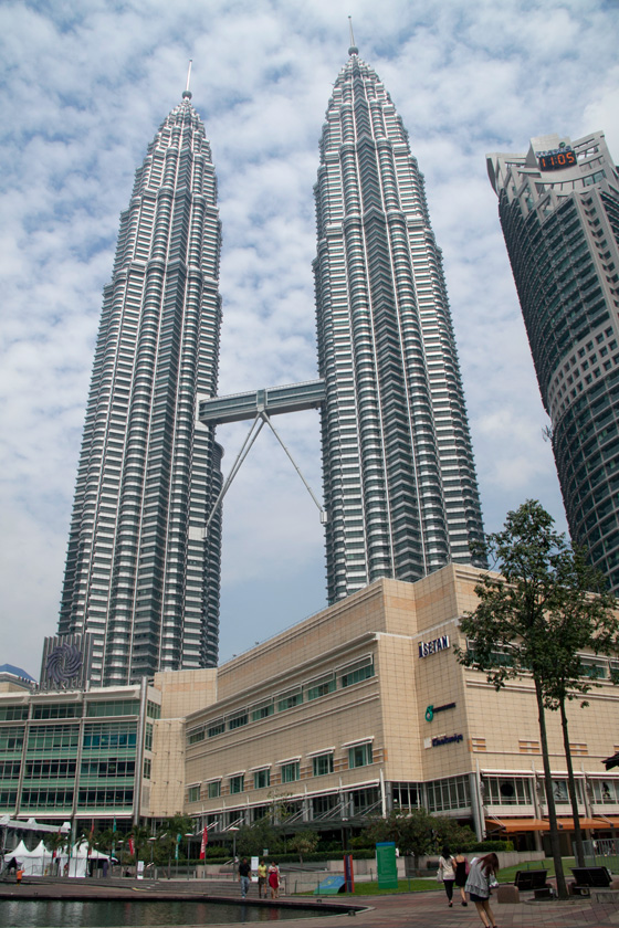 Twin towers petronas Talk:Petronas Towers